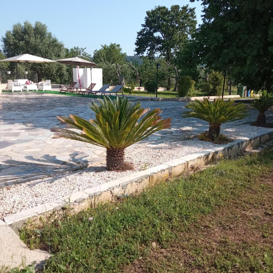 Villa Il Leccio - Trulli تْشيستيرنِنو المظهر الخارجي الصورة